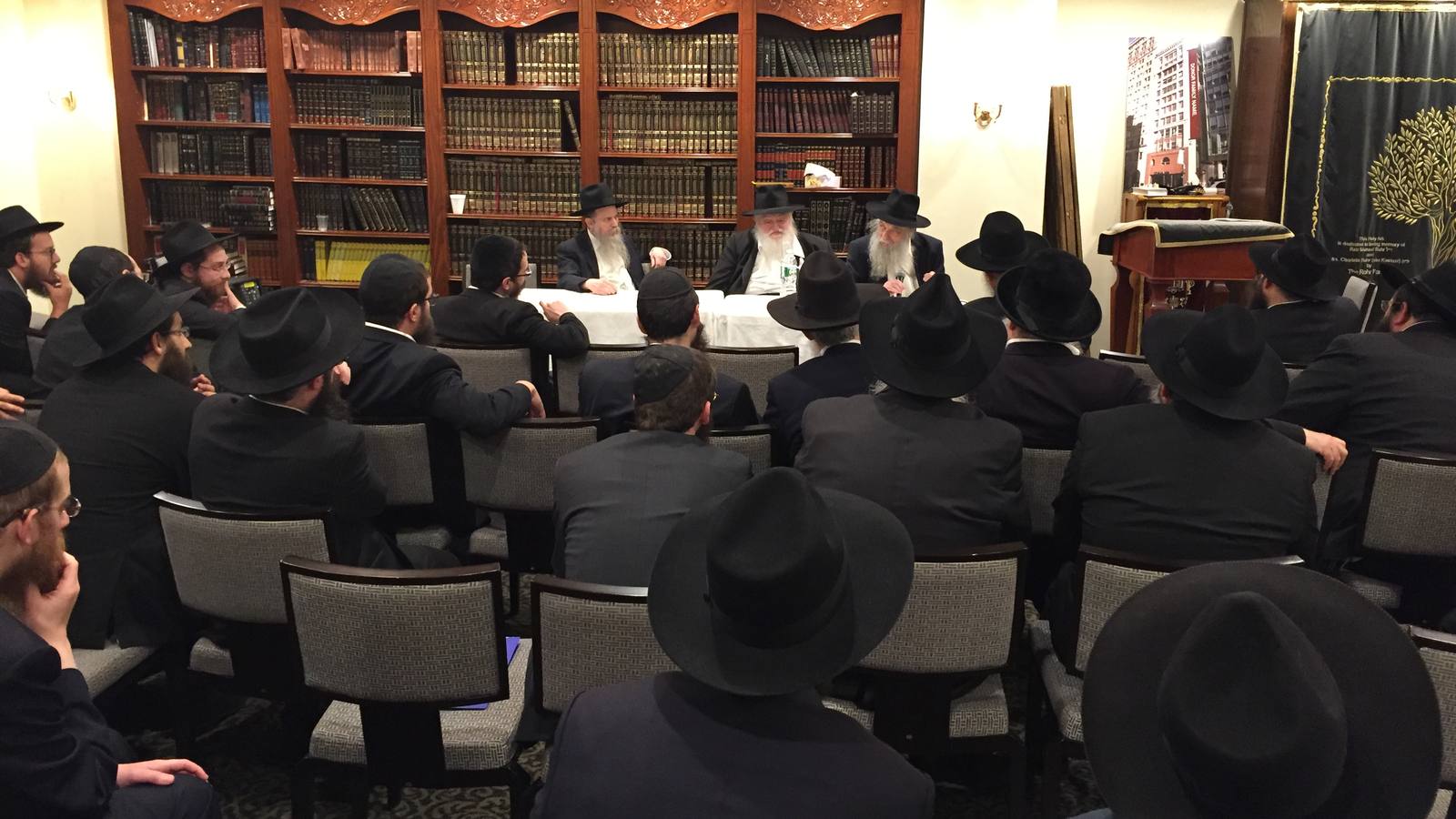 Hanhalos gathered at a previous Kinus Hanhalos